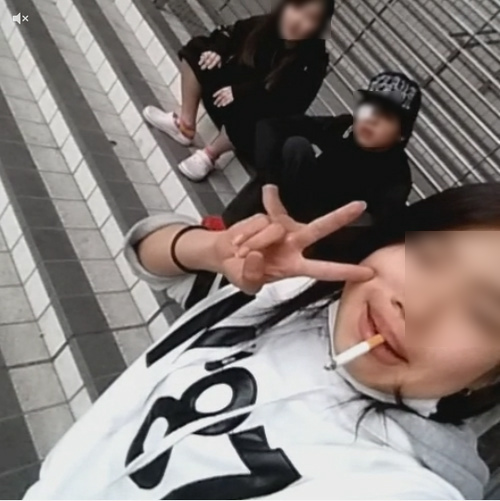 【社会】大阪の女子中学生が喫煙動画を投稿し大炎上 [転載禁止]©2ch.net YouTube動画>4本 ->画像>58枚 