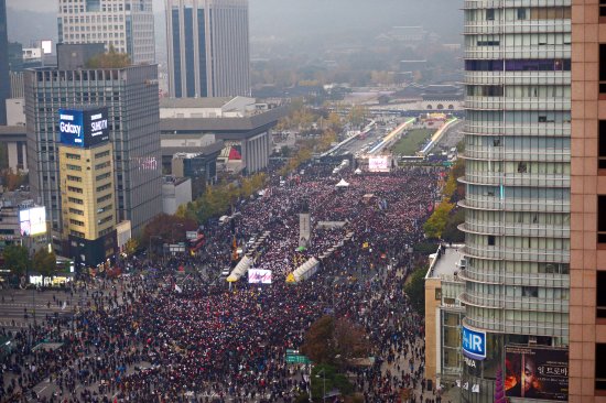 韓国のデモ