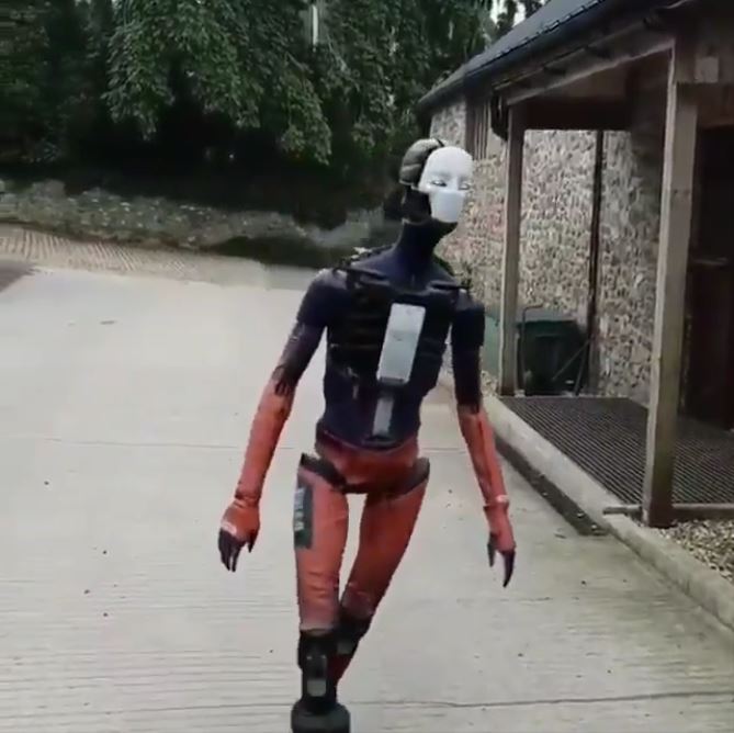 二足歩行ロボット