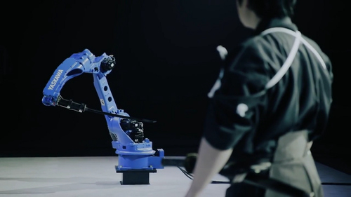 安川電機の居合術ロボット