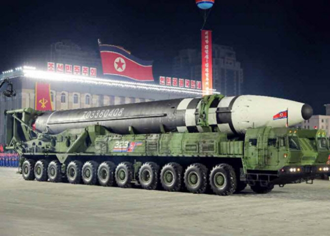北朝鮮　大陸間弾道ミサイル