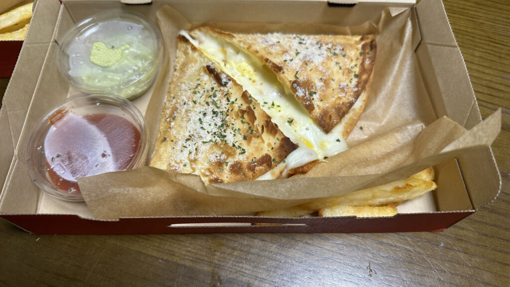 2つのソースで自由に楽しむ “ディップスタイルピザ”「Hut Melts（ハットメルツ）」4月21日(金)より新発売！ 実際に試食してみたが